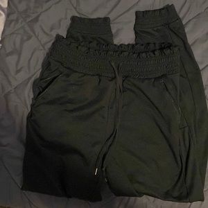 American eagle joggers two pairs